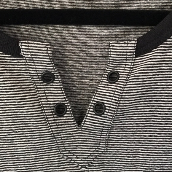 Reaction Kenneth Cole men's T-shirt New - Picture 8 of 8